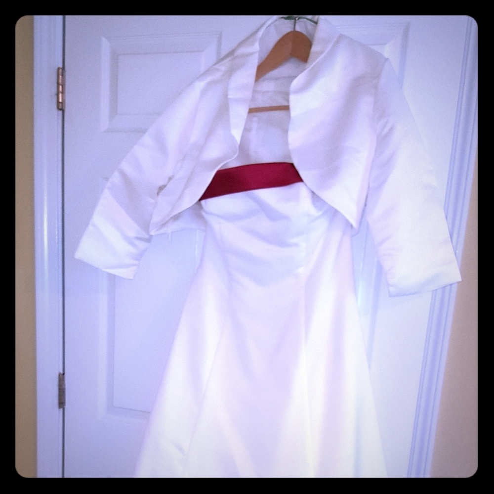 BEAUTIFUL WEDDING DRESS!